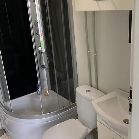 Apartament D-8 * Varsavia